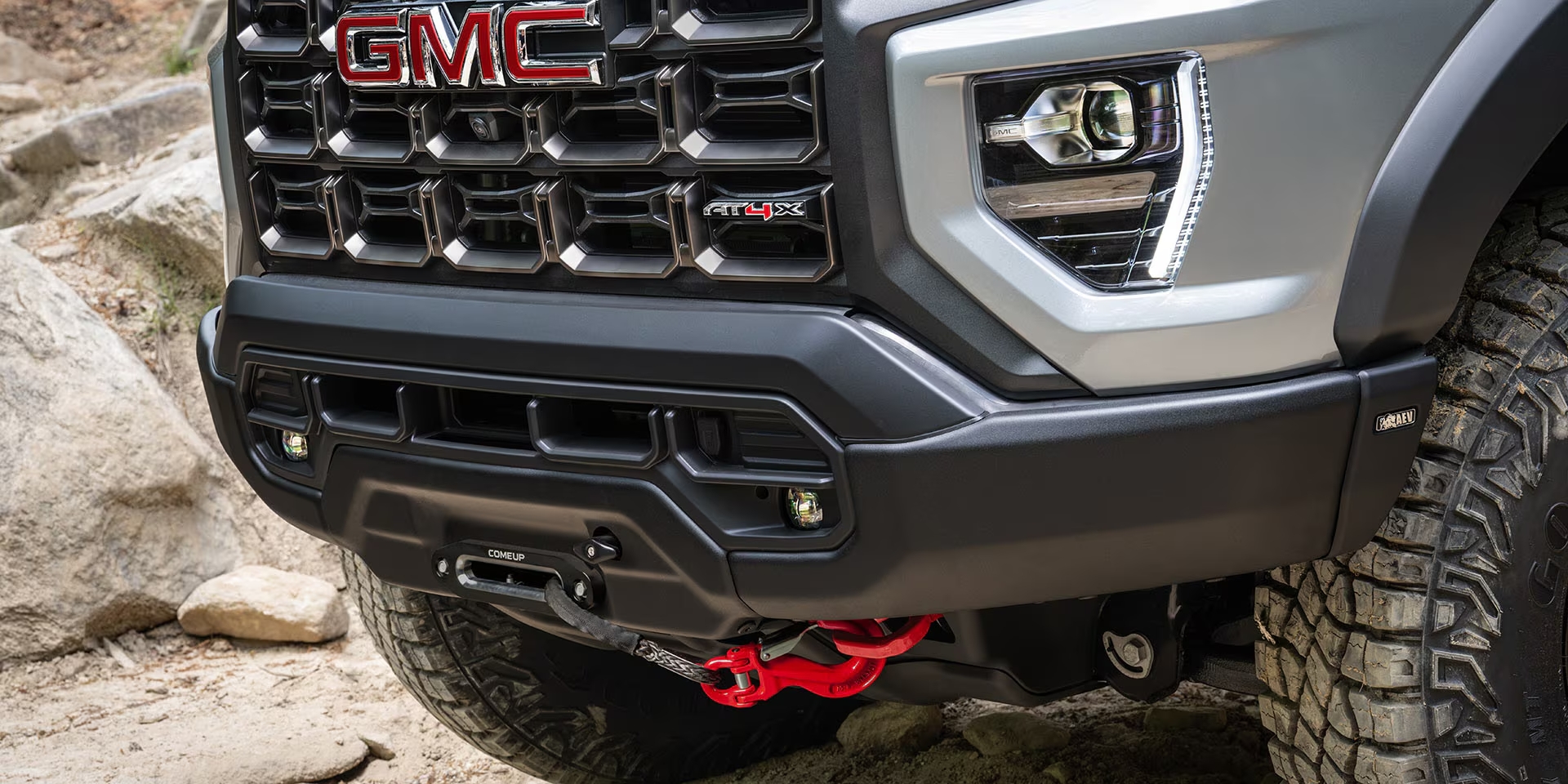2025 GMC Canyon front end grill