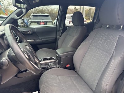 2016 Toyota Tacoma SR