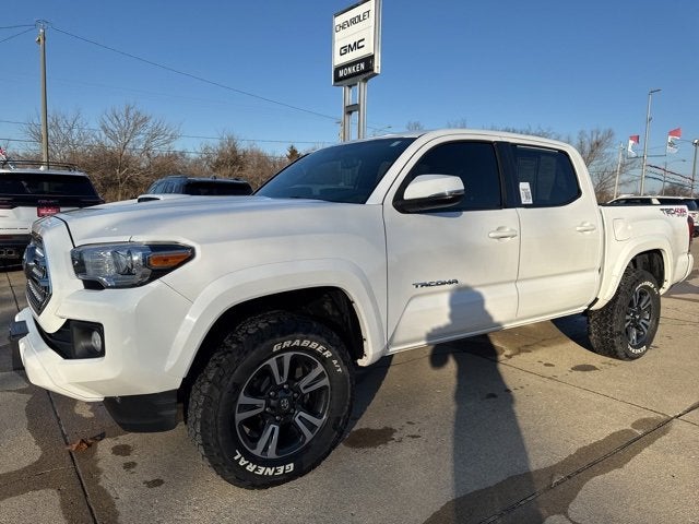 2016 Toyota Tacoma SR