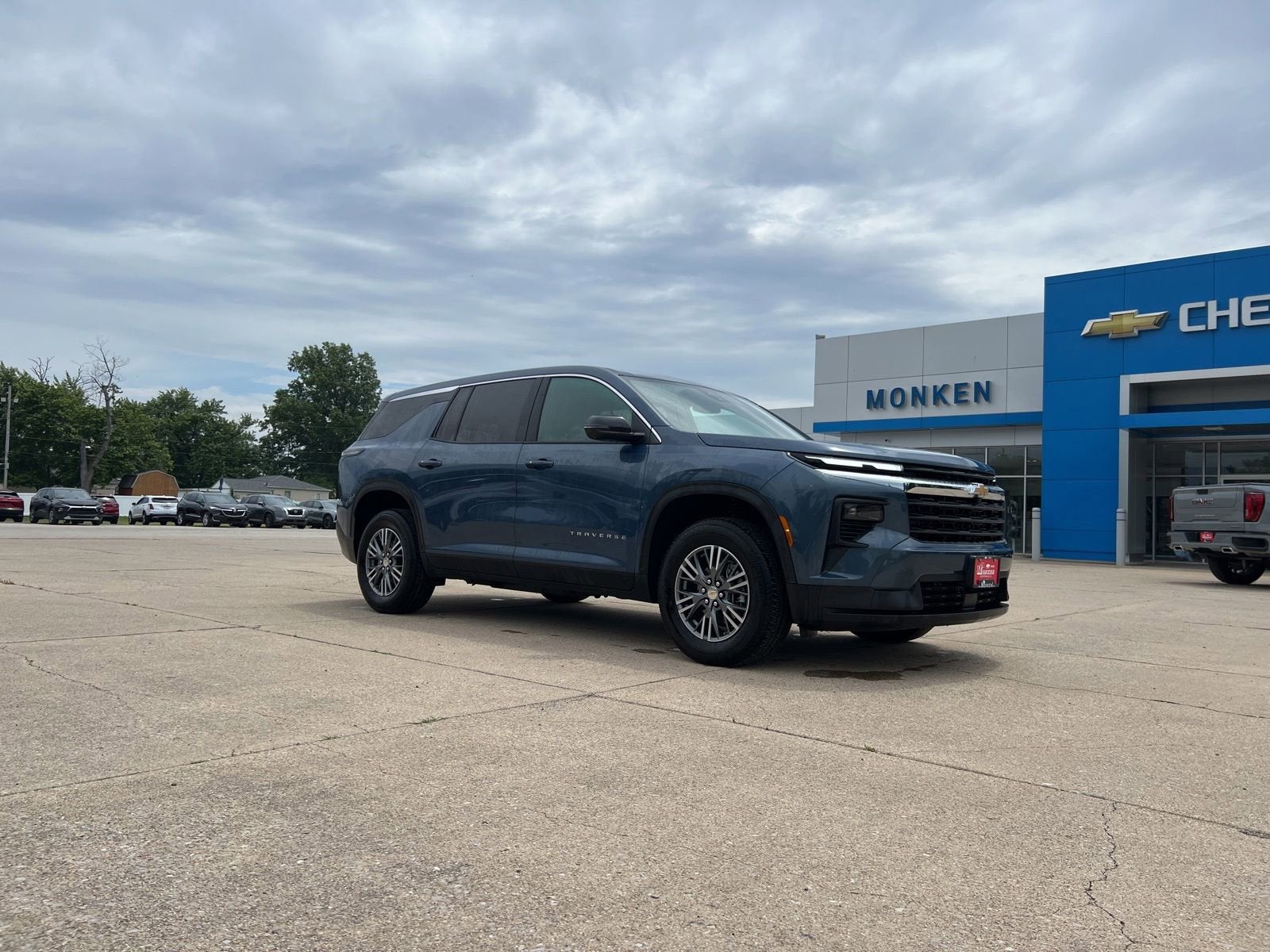 2024 Chevrolet Traverse LS