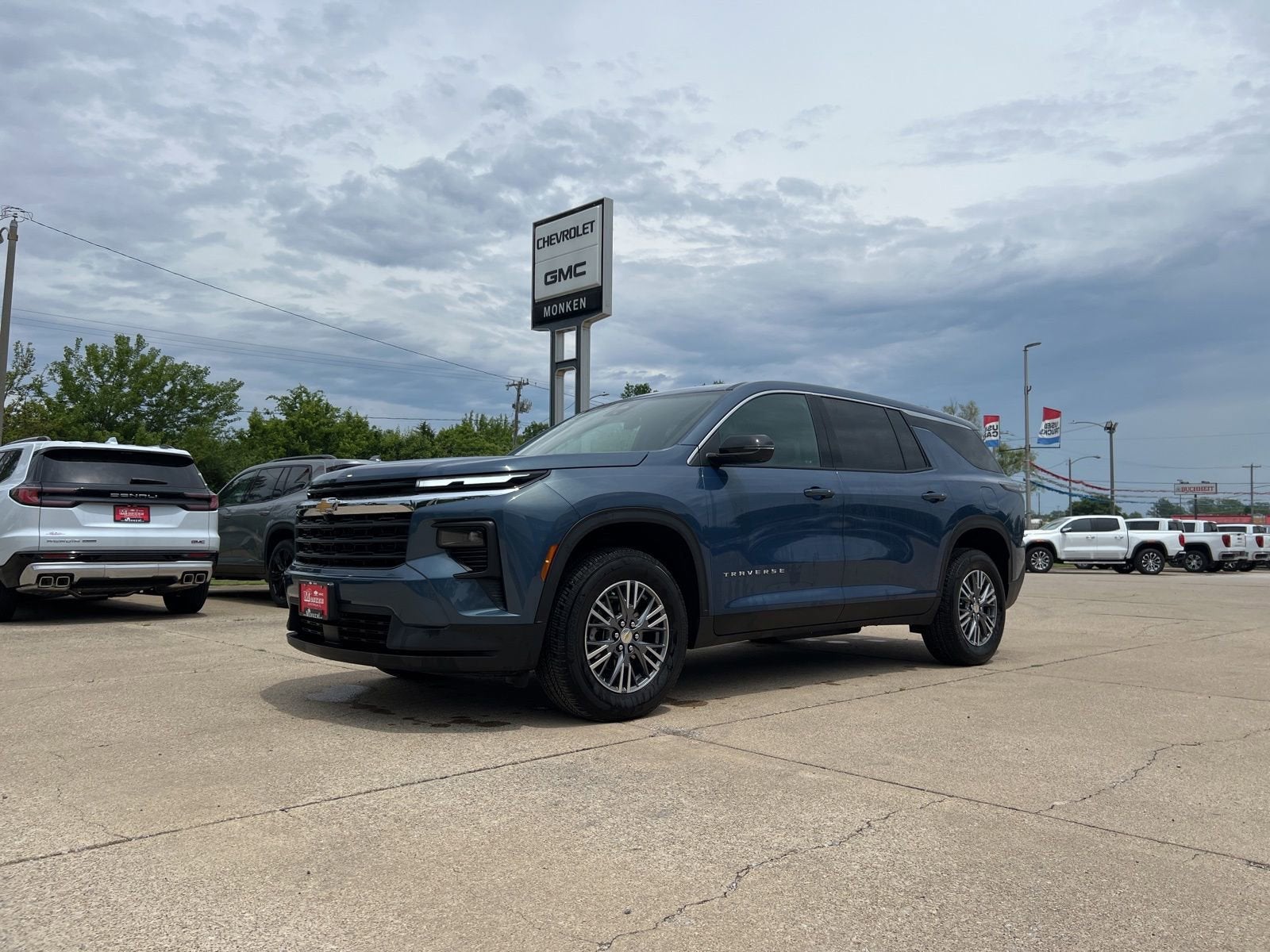 2024 Chevrolet Traverse LS