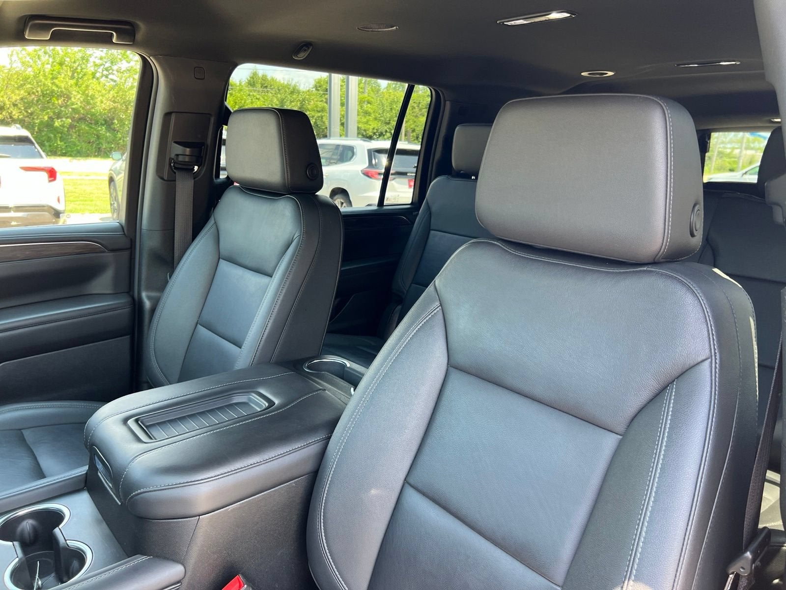 2024 Chevrolet Suburban LT