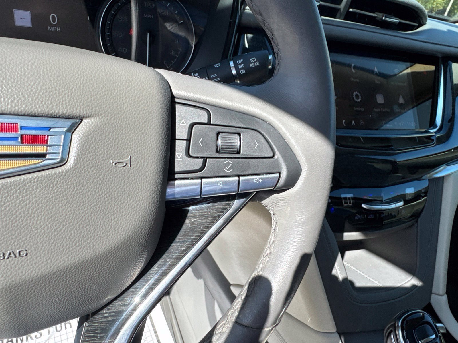 2023 Cadillac XT6 FWD Premium Luxury