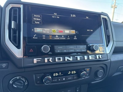 2025 Nissan Frontier SL