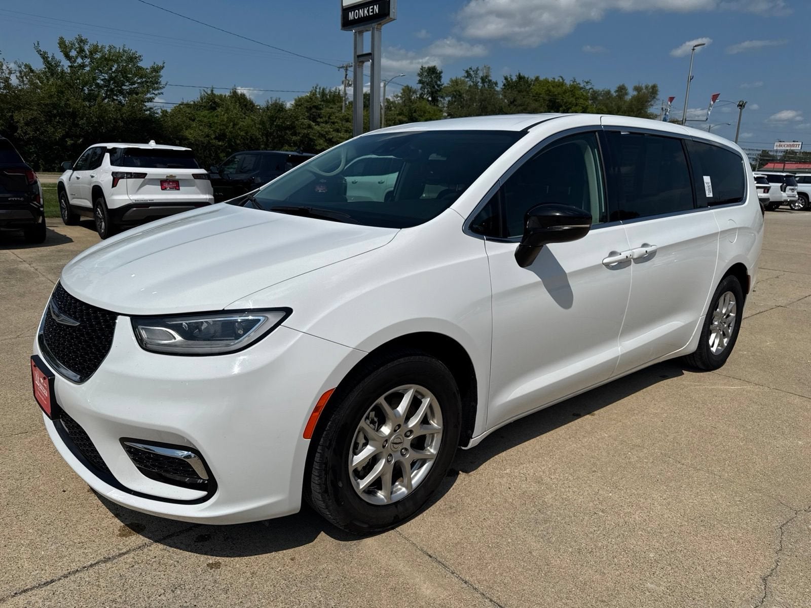 2024 Chrysler Pacifica Touring L