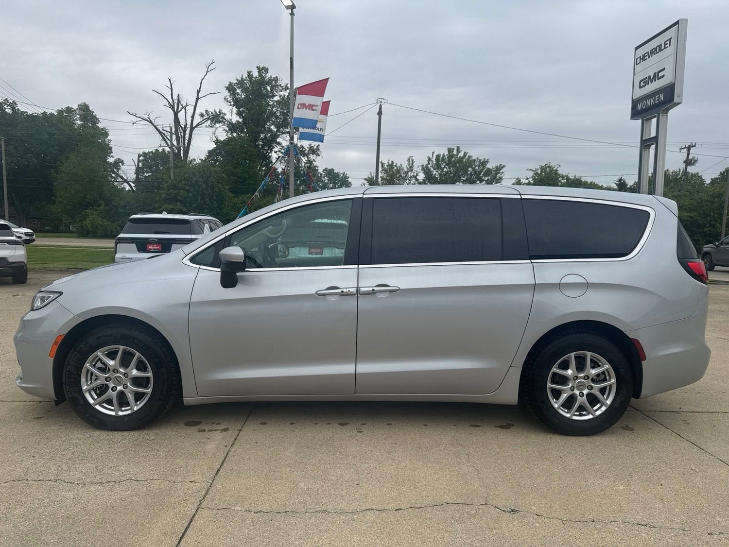 2023 Chrysler Pacifica Touring L