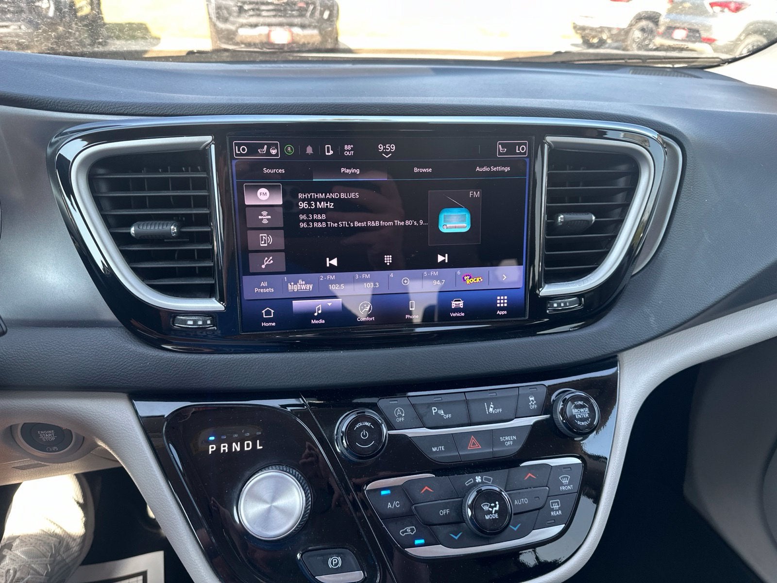 2024 Chrysler Pacifica Touring L