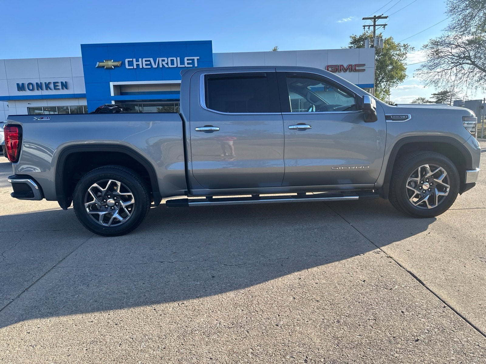 2024 GMC Sierra 1500 SLT