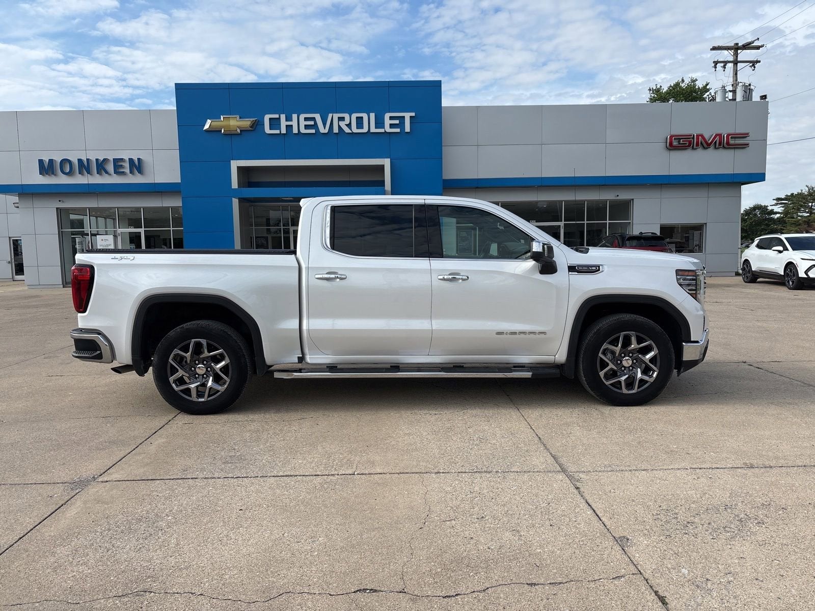 2025 GMC Sierra 1500 SLT