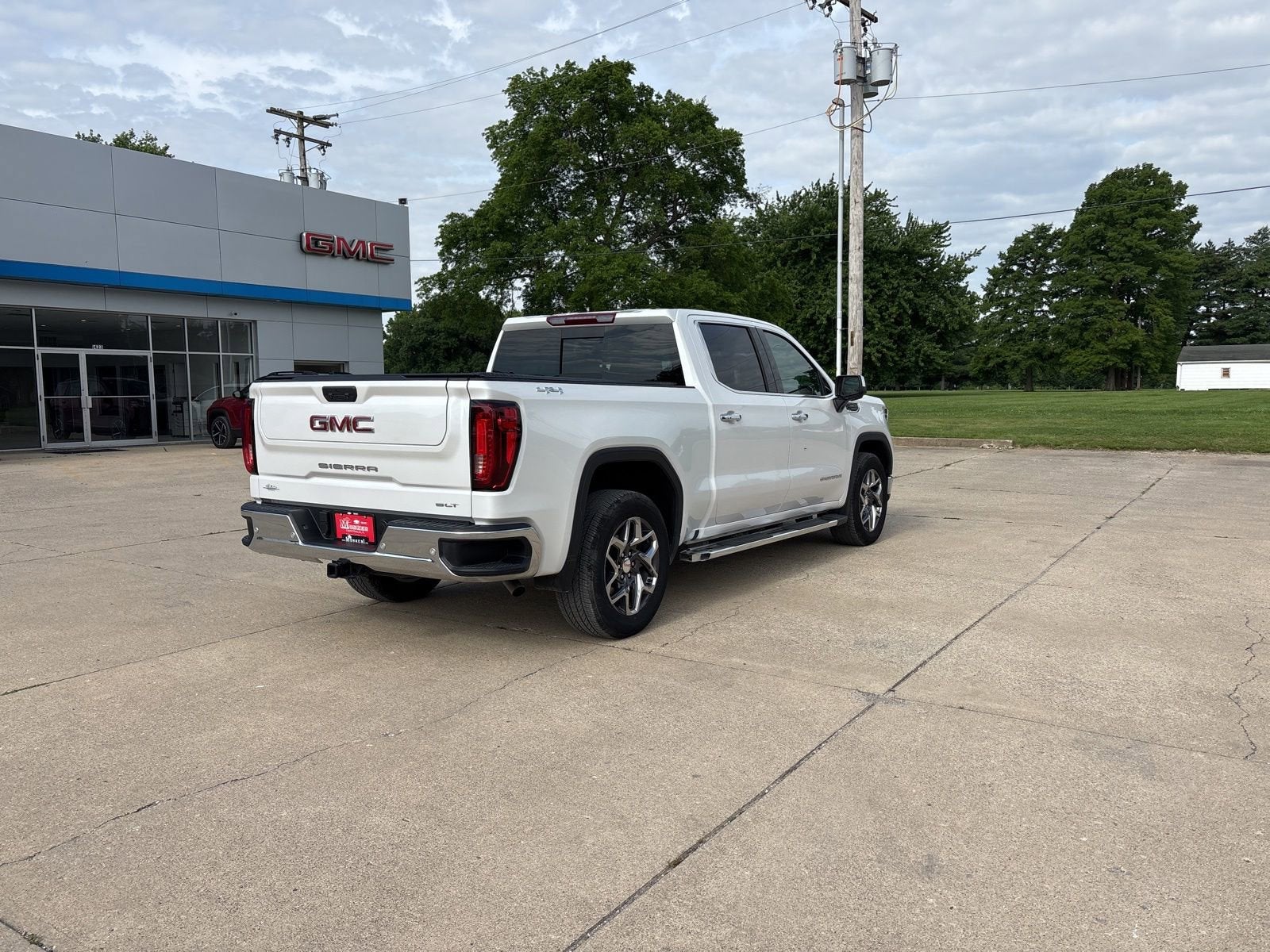 2025 GMC Sierra 1500 SLT