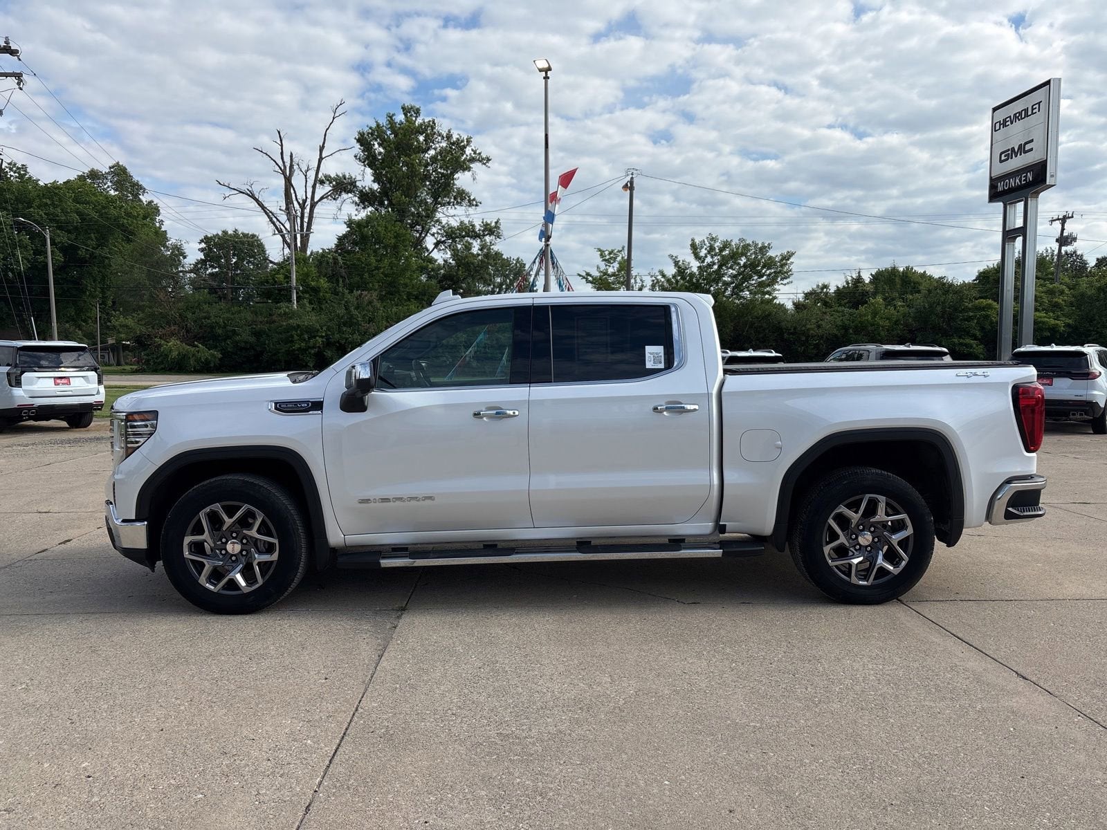 2025 GMC Sierra 1500 SLT