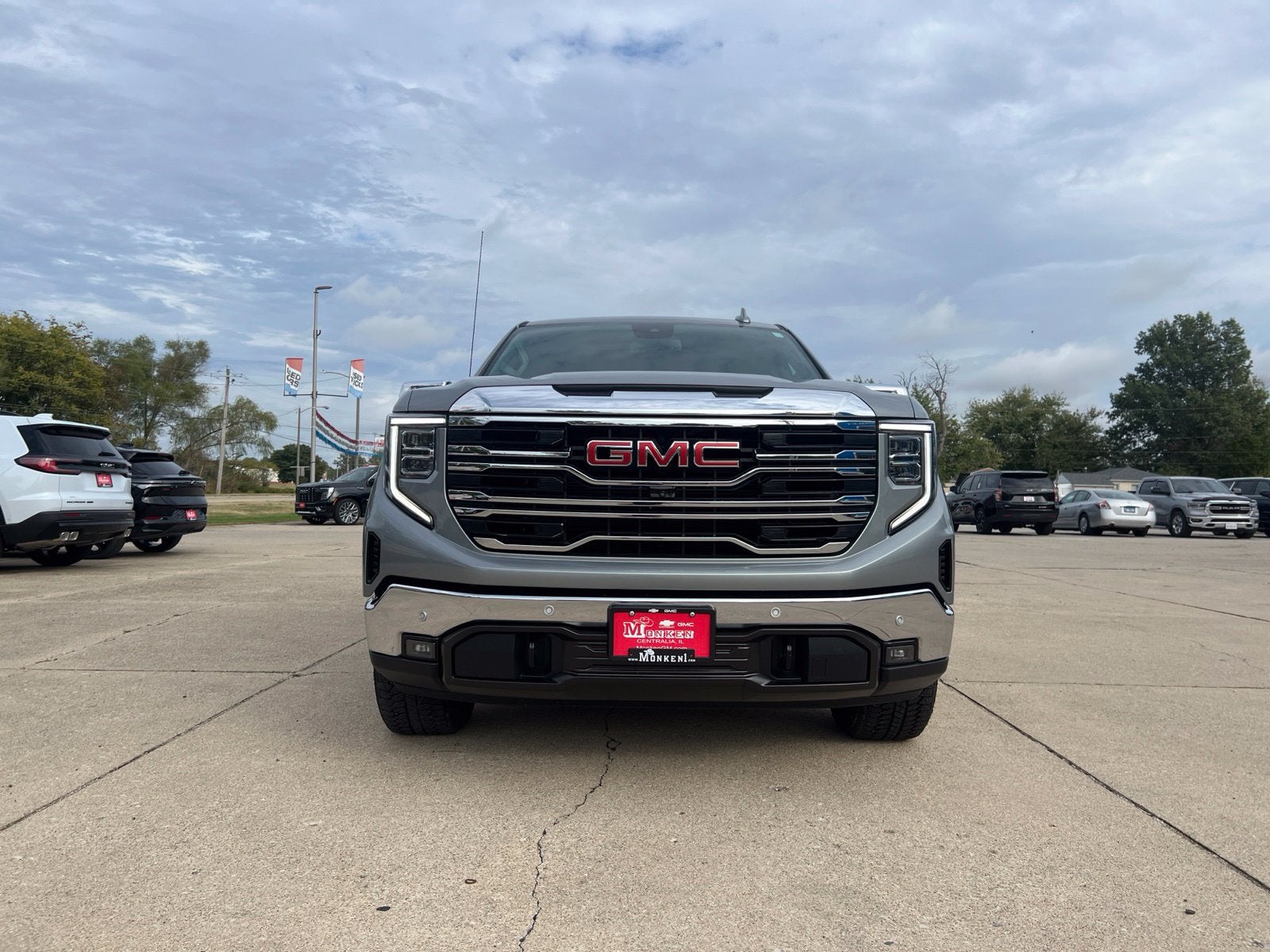 2024 GMC Sierra 1500 SLT