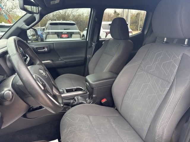 2016 Toyota Tacoma SR