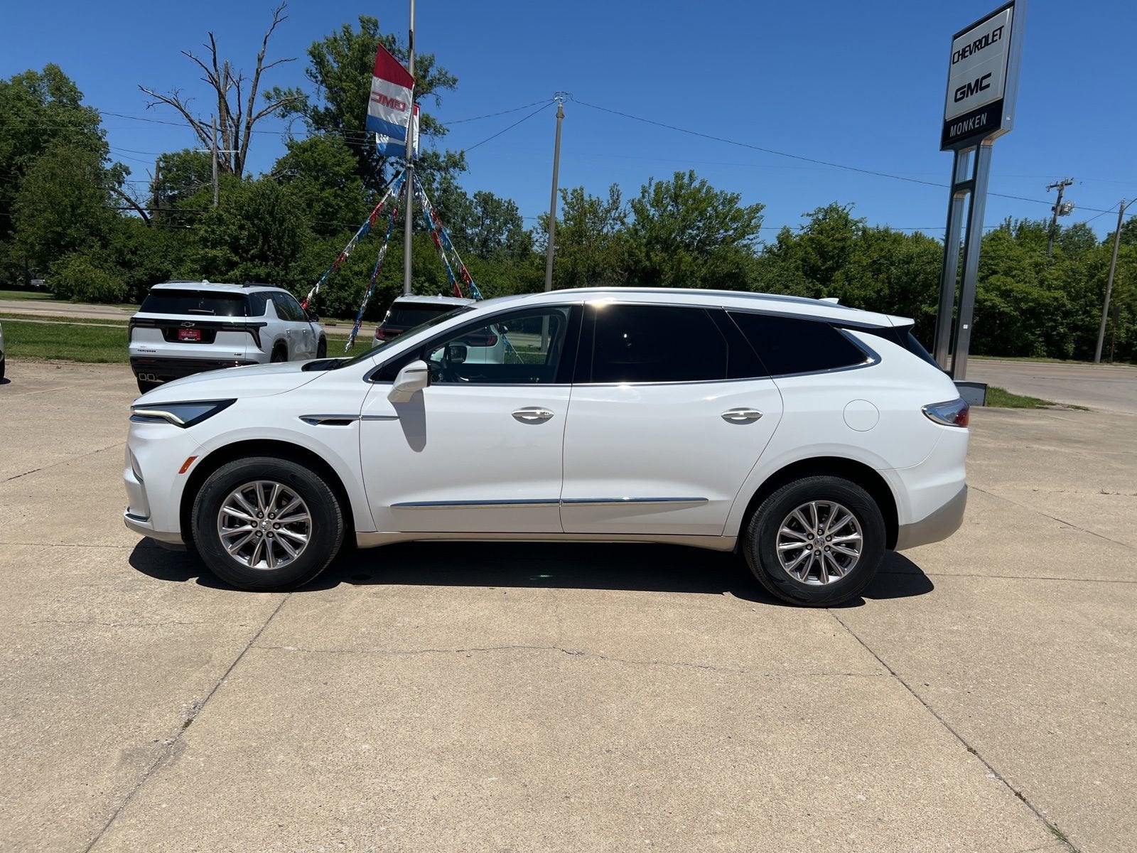 2023 Buick Enclave Essence