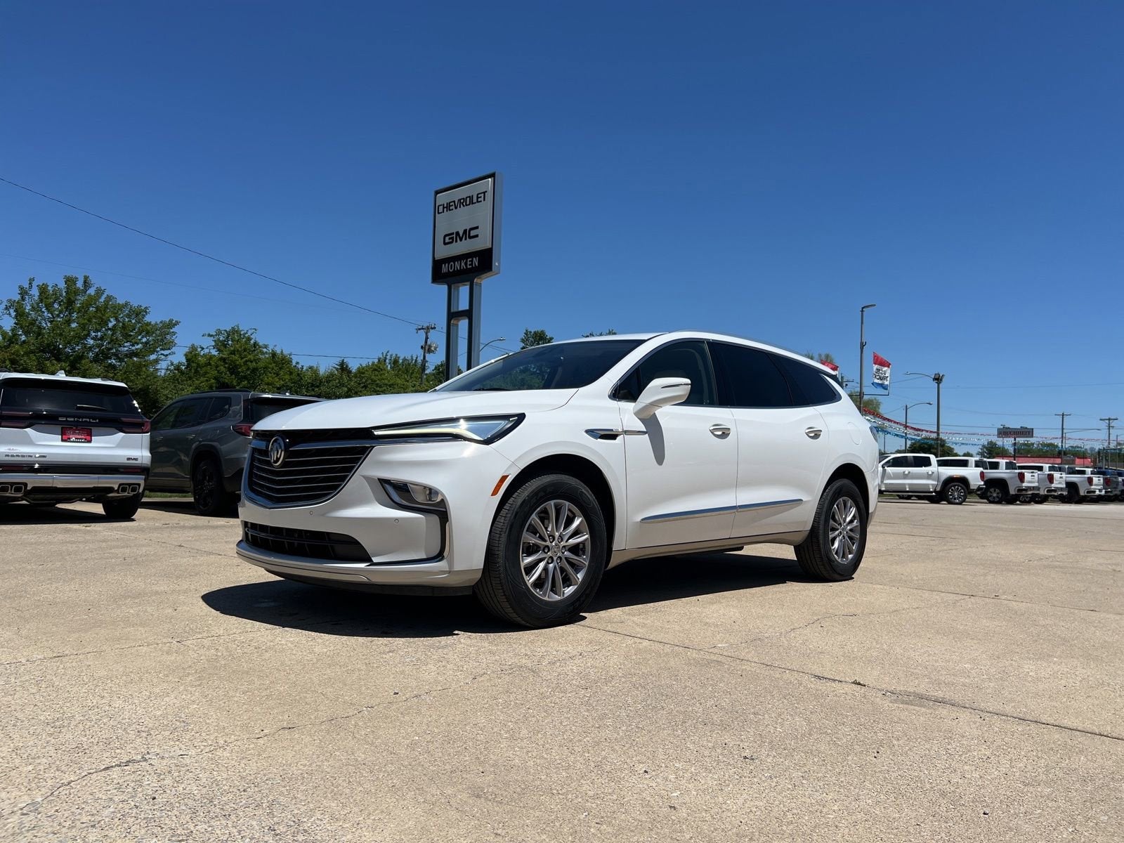 2023 Buick Enclave Essence