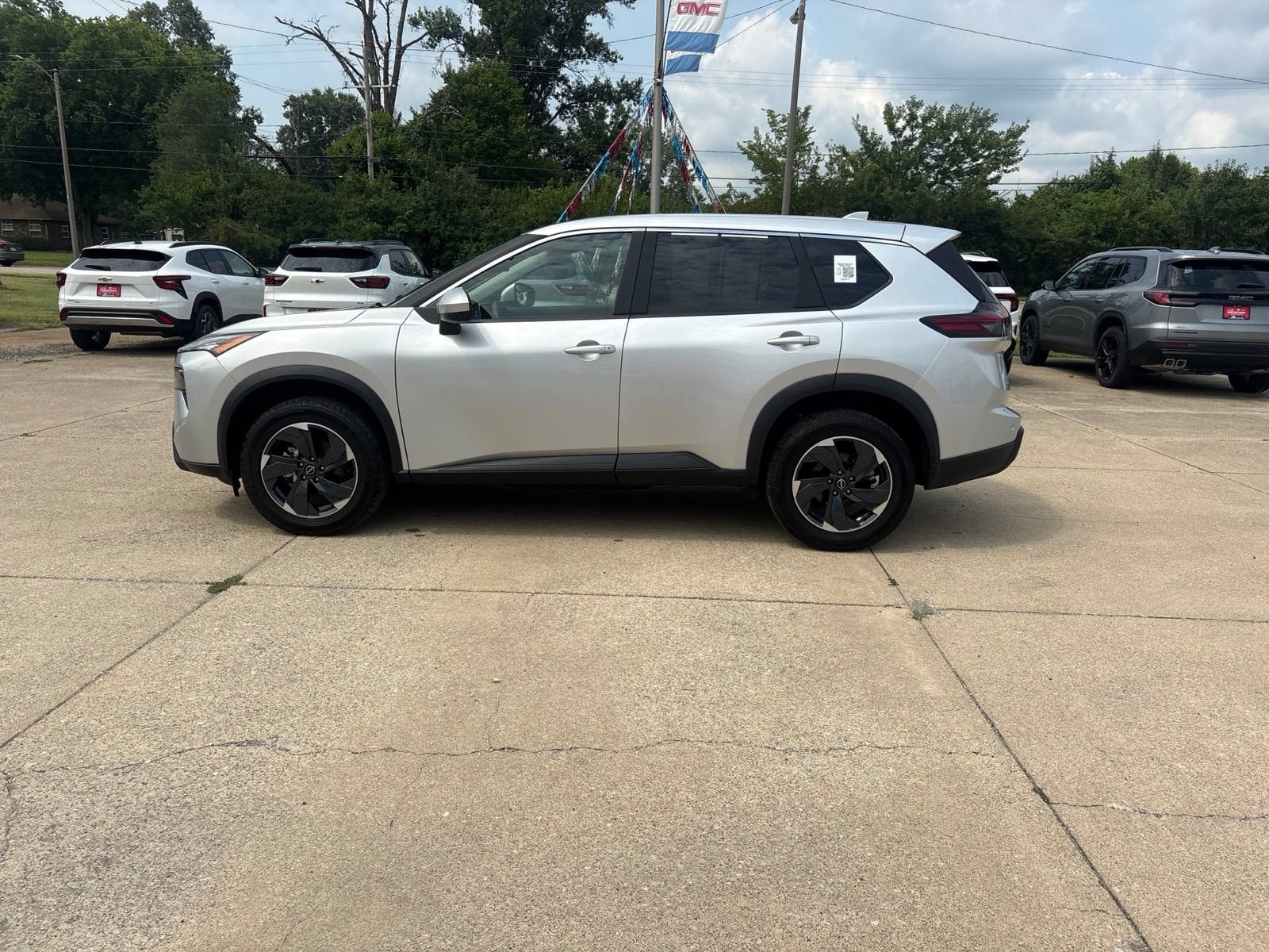 2025 Nissan Rogue SV