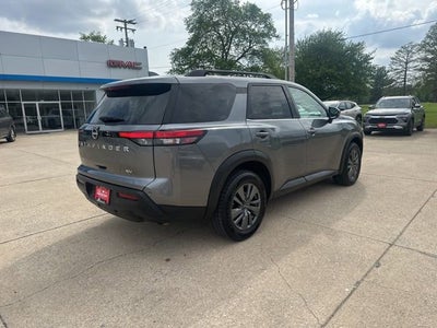2024 Nissan Pathfinder SV