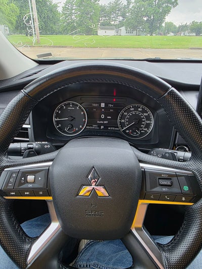 2024 Mitsubishi Outlander SE